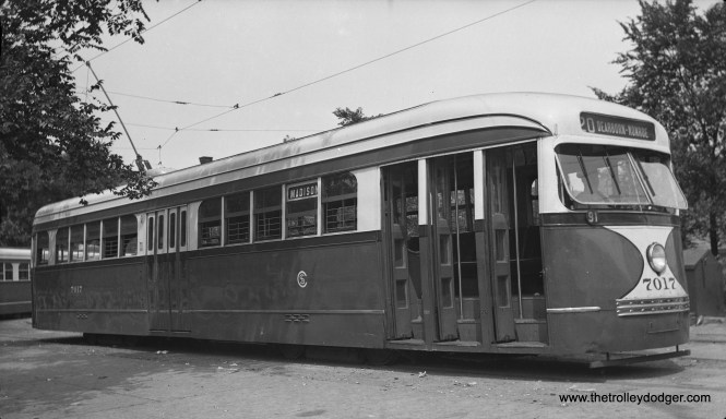 Prewar CSL PCC 7017 at the Madison and Austin loop in 1938. (Photo by Meyer)