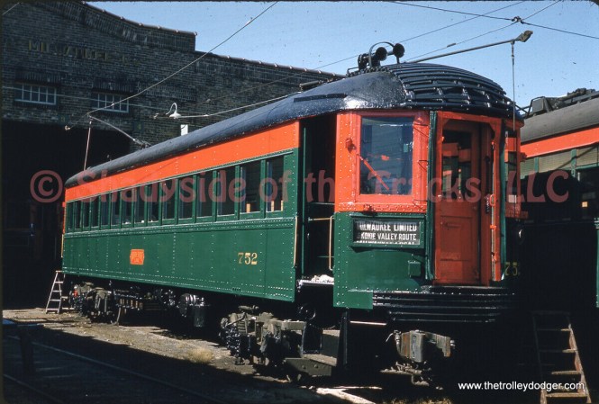 I couldn't believe it when I saw that this original North Shore Line slide had sold for only $17.50. I expected it to go for a lot more and hence didn't bid on it. It was taken by Gordon E. Lloyd on October 17, 1958 at Highwood.