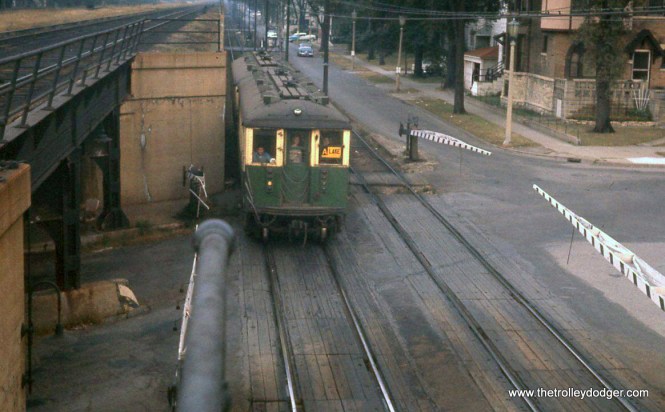 A westbound Lake "A" train at Home Avenue in Oak Park.