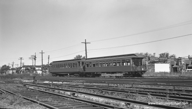 A two-car Garfield Park "L" train, just west of Laramie Avenue in August 1948.