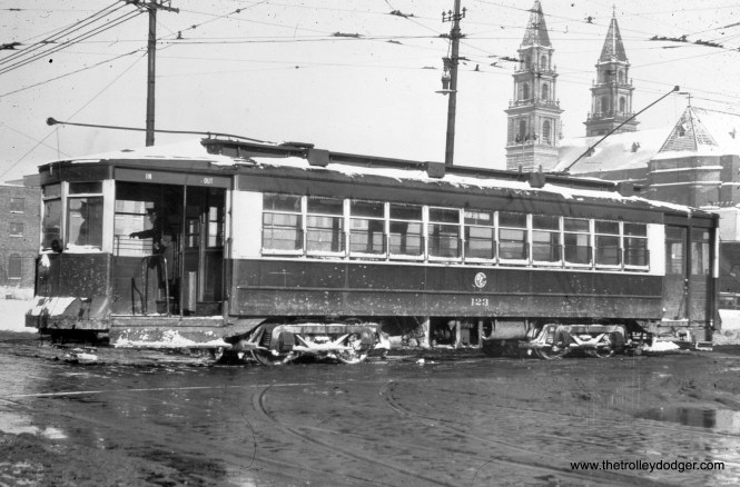 CTA 123 at Kedzie and Van Buren in December 1948.