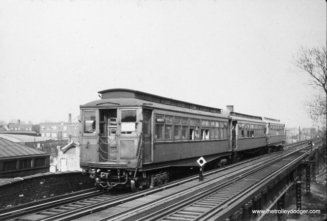 A train of Met cars on the Garfield Park "L". (John J. Kelly, Jr. Photo)