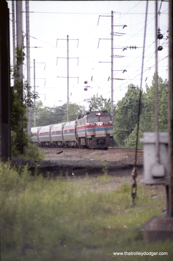 Amtrak E60 with standard NY-Washington Amfleet train coming into Odenton, Md.