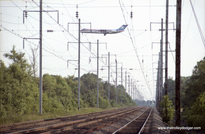 Texas International DC-9 crossing Amtrak on approach to BWI airport