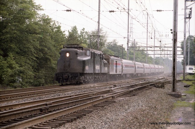 Northbound Amfleet train with the GG1 that wasn't, #4939 at Odenton, Md. This engine is now at IRM with it's correct number, 4927.