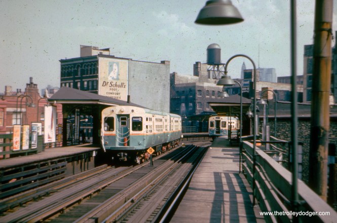 6000s at Chicago Avenue on the Ravenswood.