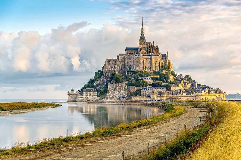 montsaintmichel.jpg montsaintmichel.jpg