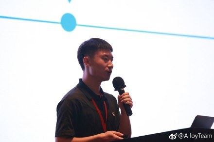 #AC 2017# 首先给大家分享的是来自李强的《面向亿万级用户的Web同构直出》,详细讲述了兴趣部落项目在服务端渲染领域的实践心得。面对如此大量的用户,如何又快又好的提供node直出服务?我们一起来探索。 