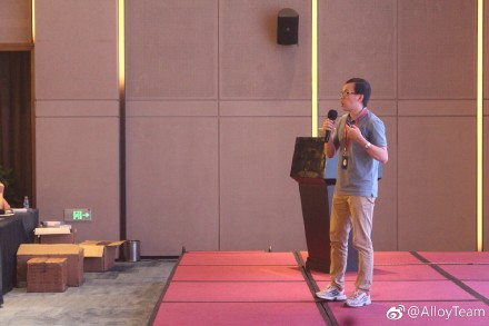 #AC 2017# 由老教授潘佳韩带来的《如何把自己构建成大型互联网公司需要的前端人才》,是本次唯一一个非技术性质的分享,在个人发展方面带来了经验之谈。 