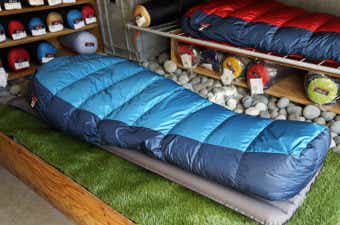 ナンガ寝袋 オーロラライト750DX