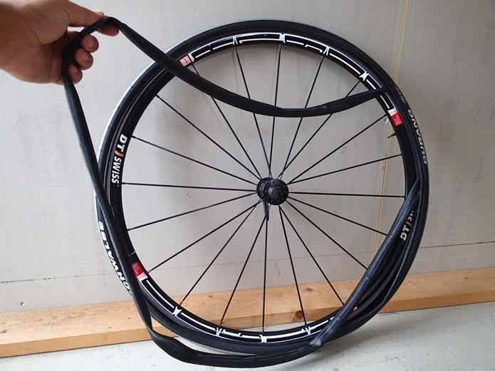 チューブを抜き取る