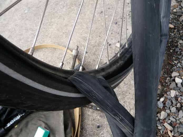 ロードバイク パンク修理