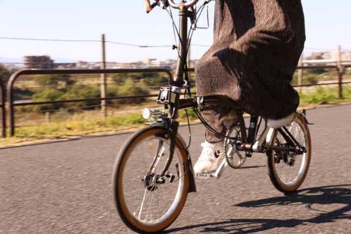 ミニベロで走る人