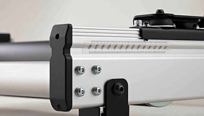 ホイールベース調整機能:車体にピッタリ合う無段階タイプがおすすめ