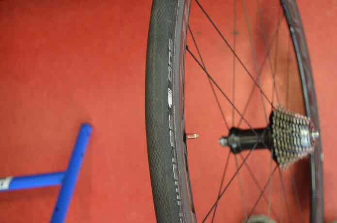 チューブラータイヤ