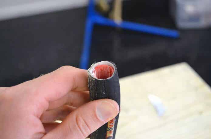 チューブラータイヤの断面