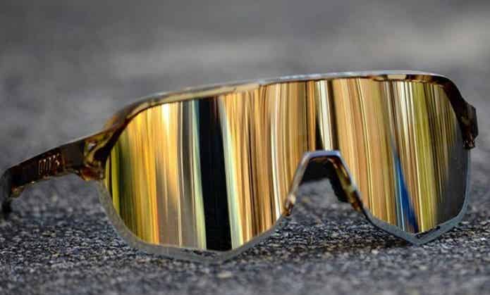 ロードバイク用サングラスのアップ画像
