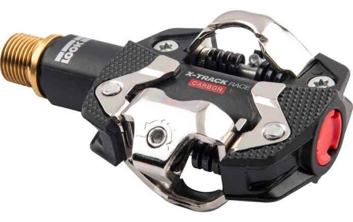 カーボン製軽量ビンディングペダル