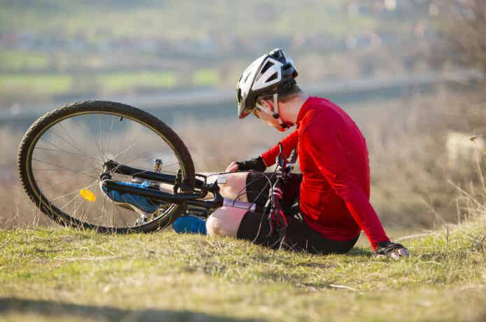 転んだサイクリスト