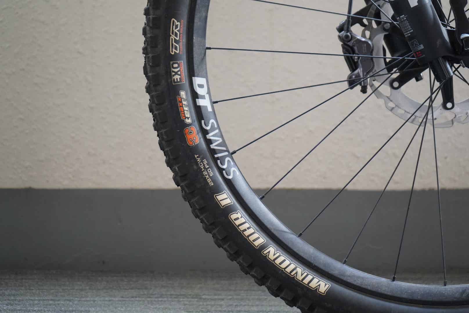 チューブレスタイヤ