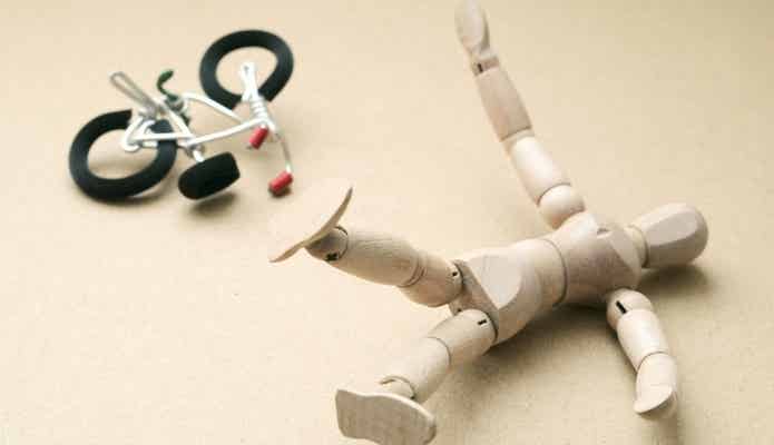 自転車と人形の模型