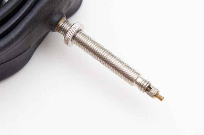 タイヤの仏式バルブ