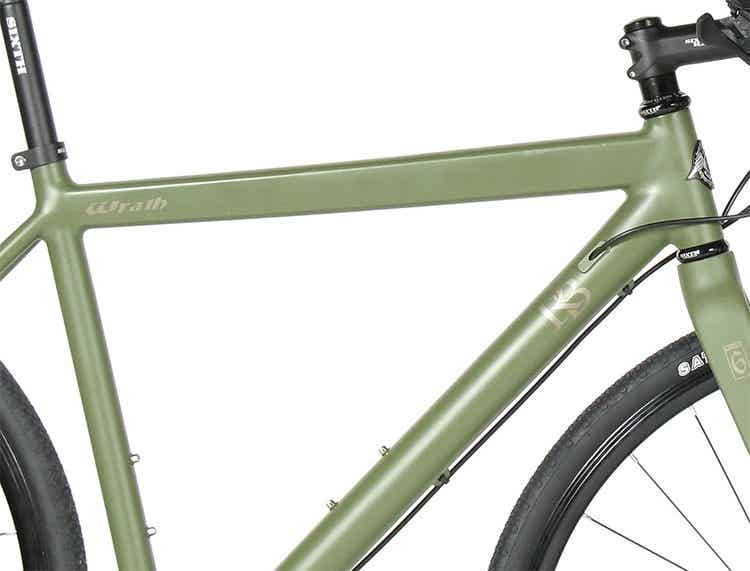 アルミフレームのフラットバーロード