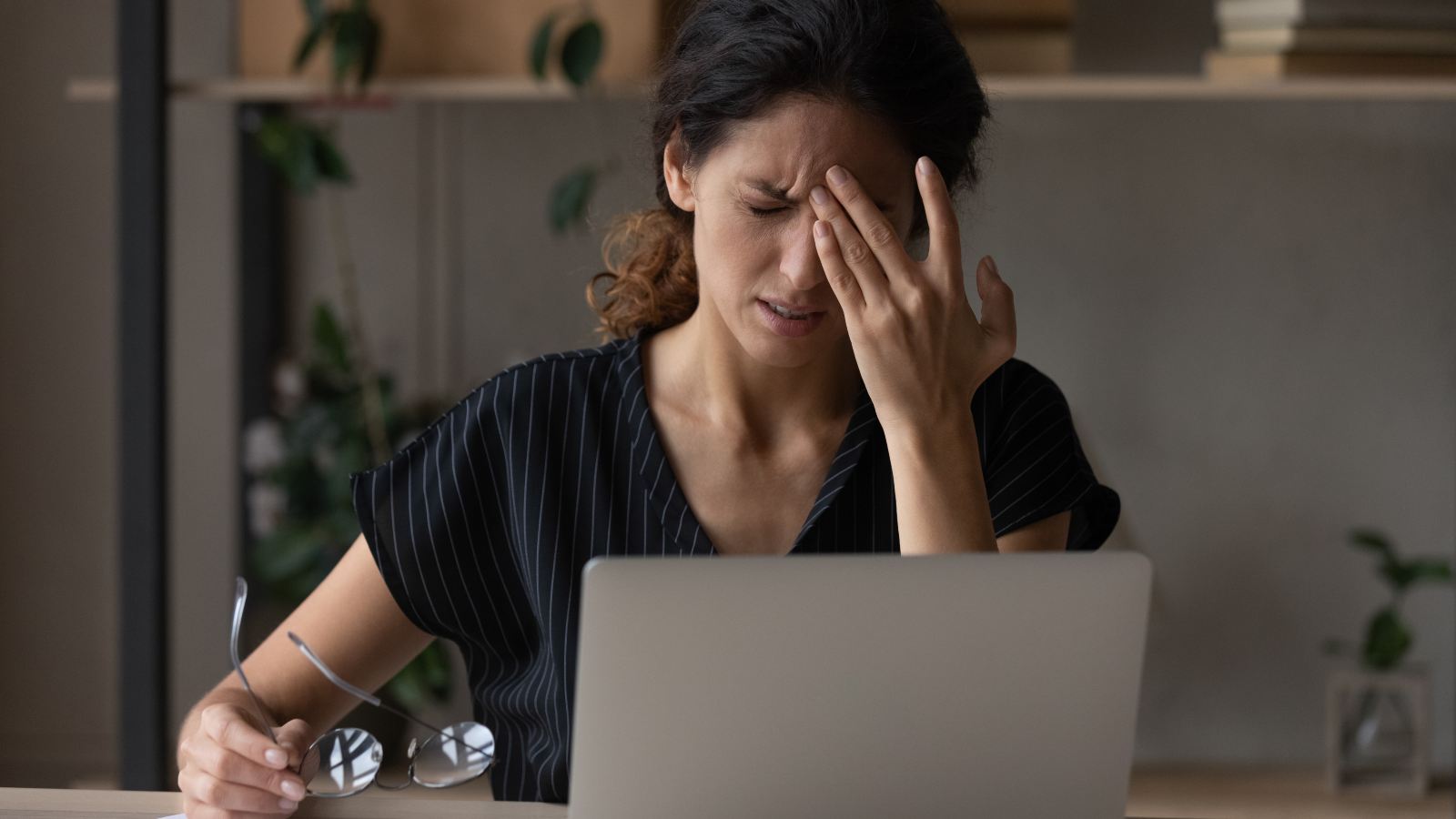 overburden aur stress se tension headache trigger ho sakta hai