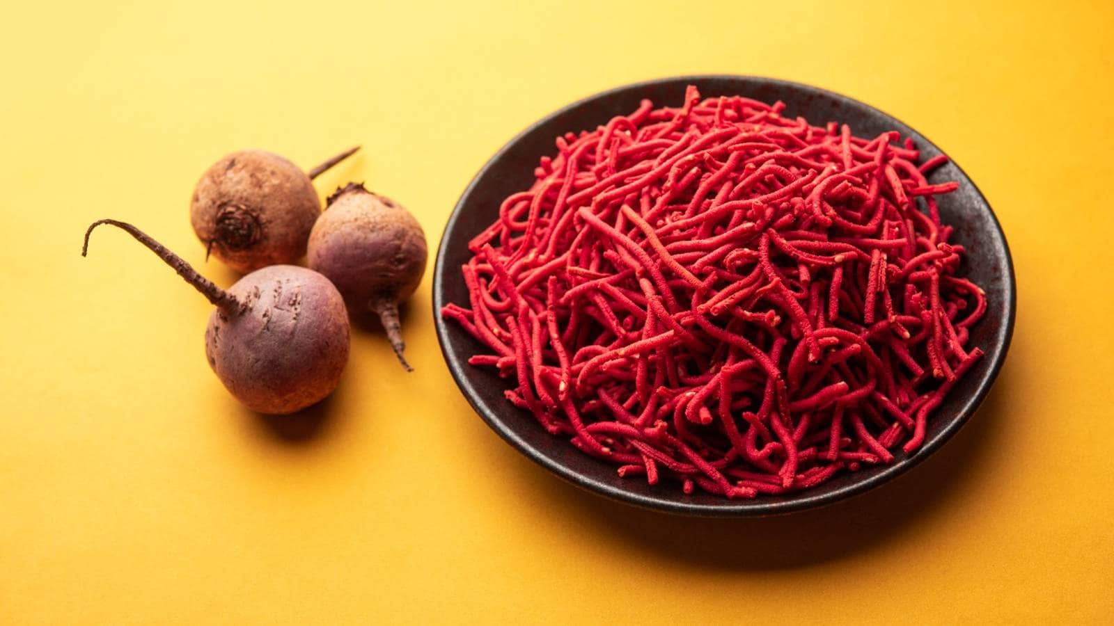 beetroot face mask ko is tarah karein apply