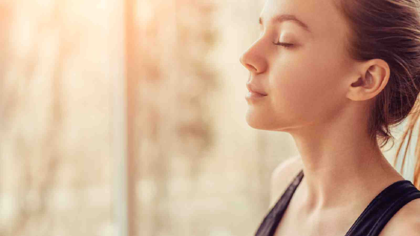 Deep Breathing exercise air pollutant se bachaw karte hain.