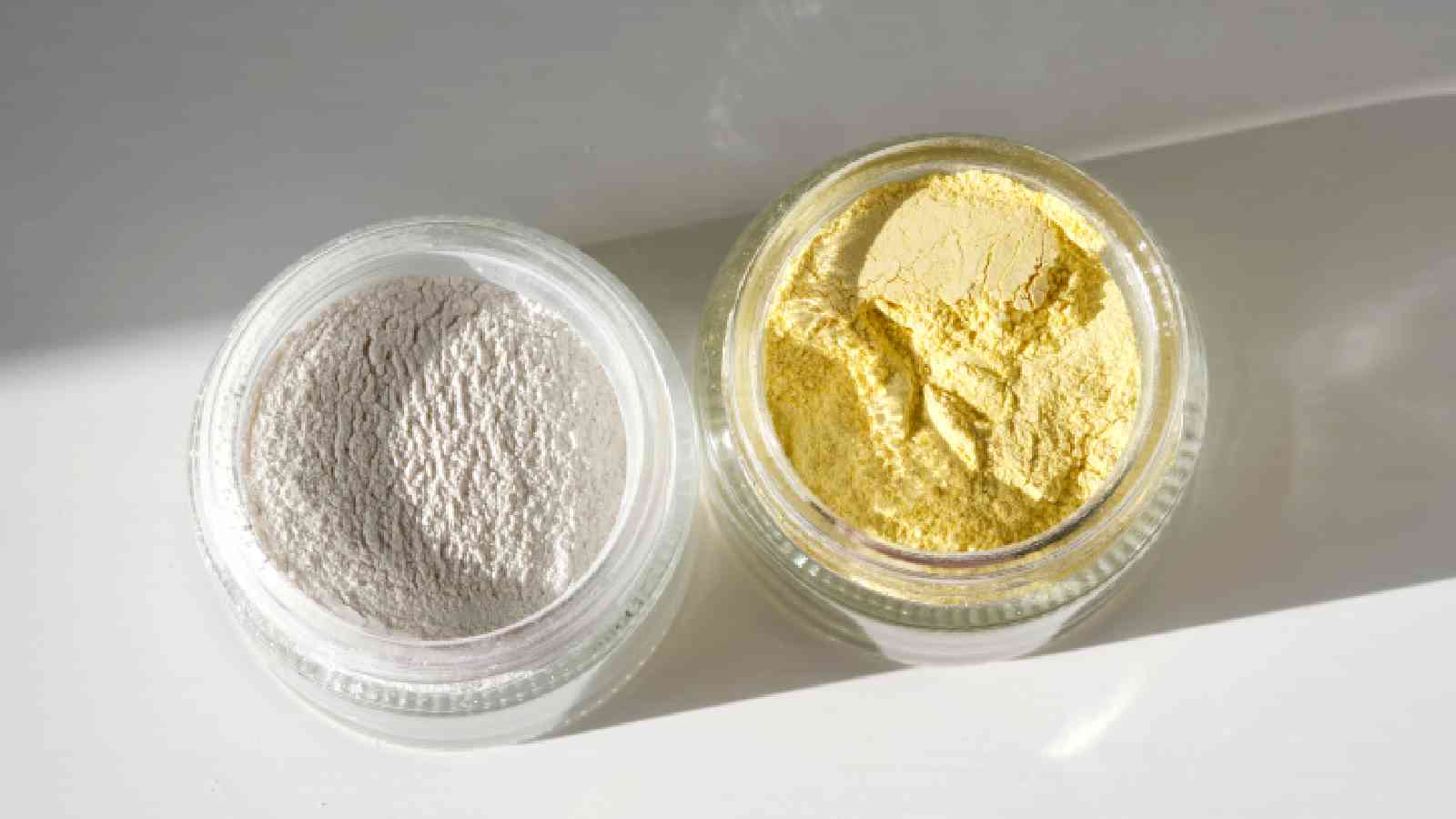 Rice flour ya besan ko skin par kaise istemaal karein