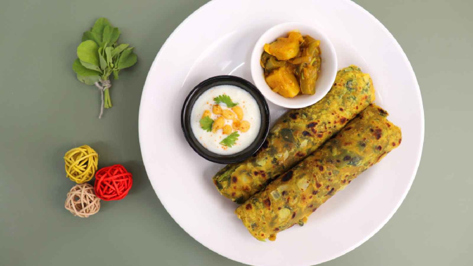 Methi ki roti banayein