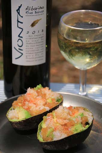 アボカドとカニ缶の塩レモンソース