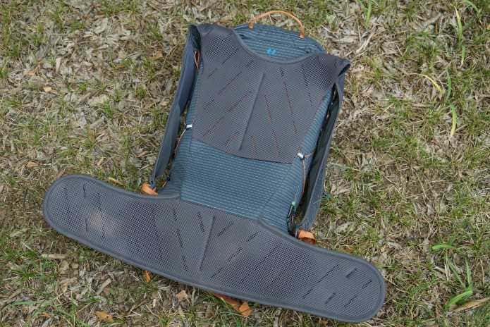 ブラックダイヤモンド パーシュート30 背面パネル