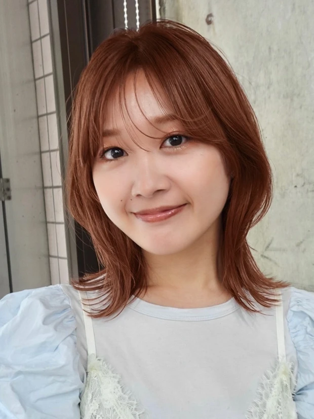 面長さんに似合う髪型 ミディアムレイヤー ミディアムヘア シースルーバング 正面
