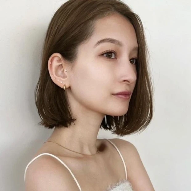 【大人のワンカールボブ】前下がりラインが決め手!エレガントなムードが漂うワンレンボブヘア