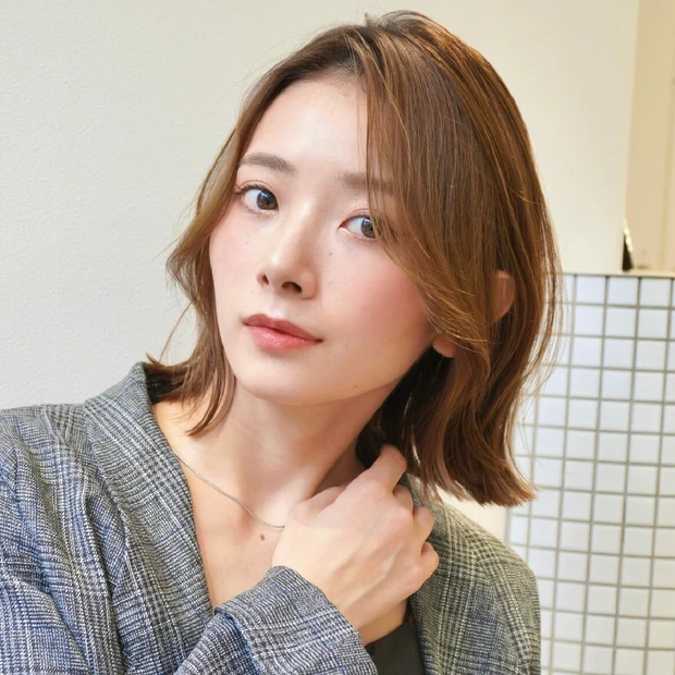 【人気のサイドバング】S字前髪で印象チェンジ!ひし形シルエットの切りっぱなしボブ