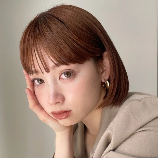 【大人に似合う明るめヘア】オレンジベージュで落ち着いた印象に! ツヤ感たっぷりのボブヘア