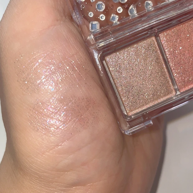 キャンメイク ラメマニア 小田切ヒロ アイシャドウ スウォッチ