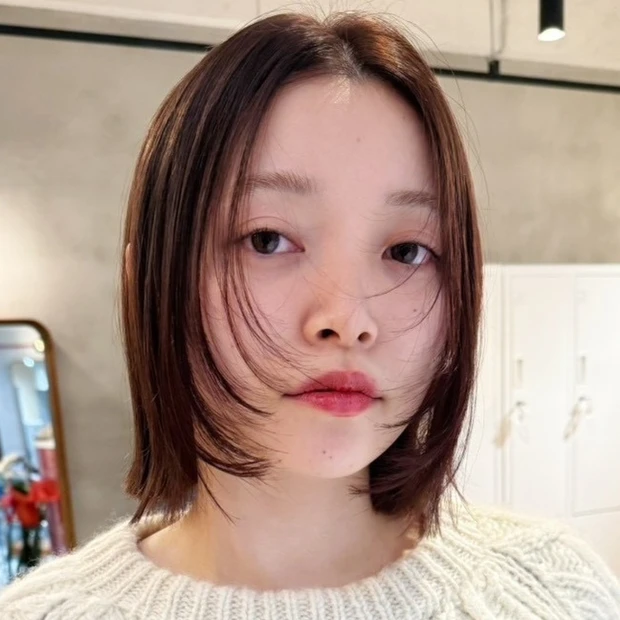 【ミニボブ】透明感カラーで大人っぽく! 柔らかニュアンスの抜け感レイヤー…