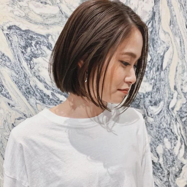 髪のボリュームをワンサイズダウンして収まりの良い大人ボブに