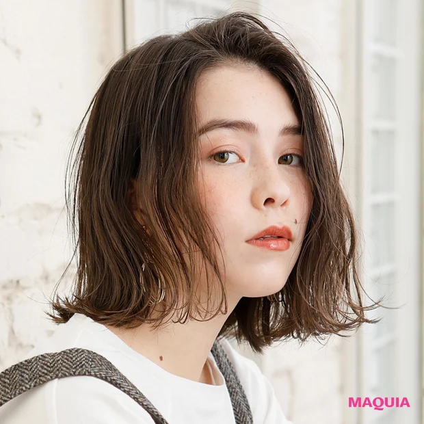 大人にちょうどいいルーズ感! キレイめカジュアルなワンレンウェーブボブ