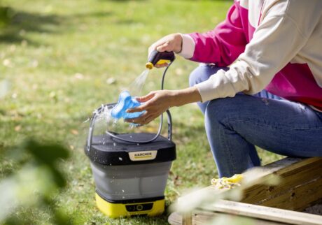 水道要らずで庭でも使えます。〈ケルヒャー 〉の「マルチクリーナー OC 3 Foldable」 | 水道要らずで庭でも使えます。 水道要らずで庭でも使えます。〈ケルヒャー 〉の「マルチクリーナー OC 3 Foldable」 | 水道要らずで庭でも使えます。