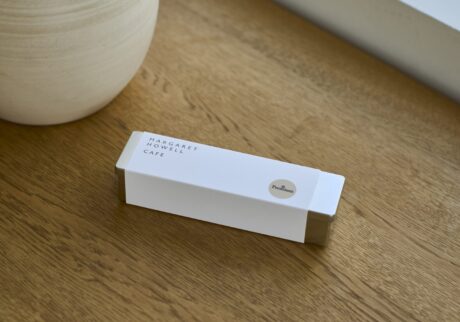 【会員限定プレゼント】最新号「料理好きの台所」。〈マーガレット・ハウエル〉と『&Premium』がコラボレーションしたビスケット缶を5名に。 【会員限定プレゼント】最新号「料理好きの台所」。〈マーガレット・ハウエル〉と『&Premium』がコラボレーションしたビスケット缶を5名に。