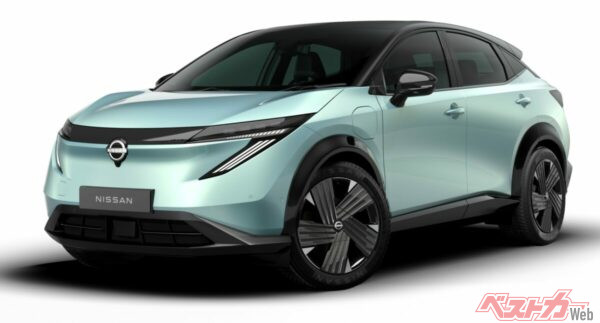 フロントデザインを一新した新アリア。まとっているボディカラーは、新色の「翡翠乃光」だ