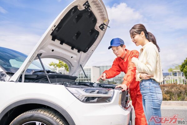 ジャンプスタートは可能だが、接続順序や使用する端子を誤るとトラブルの原因に。必ず取扱説明書を確認したい(PHOTO:Adobe Stock_metamorworks)