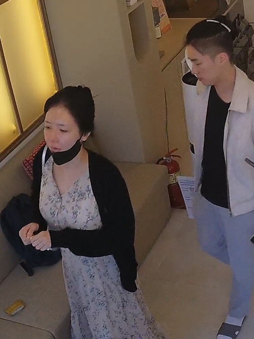 7位韩国女人接受妇科检查。很多女生的男友很贴心,陪她们一起到医院。多个摄像头视角。【被入侵(hacked)韩国医院的IP摄像头】【独家视频】