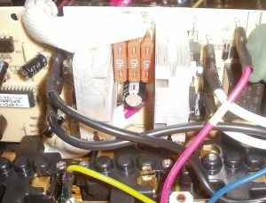 Powercom spider SPD-850u предохранители