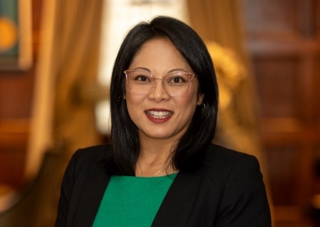 U of T Engineering staff Estelle Oliva-Fisher receives 2025 Chancellor’s Emerging Leadership Award