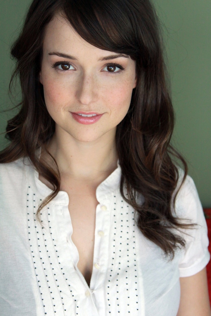 Milana Vayntrub Milana Vayntrub